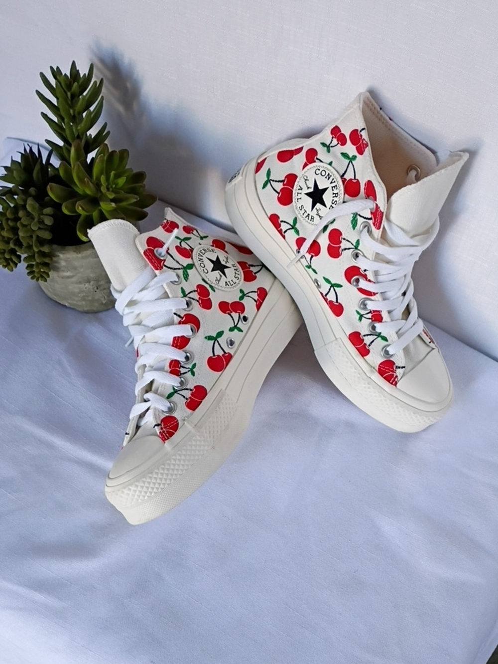 Converse Women's Chuck Taylor High Top Sneakers with 🍒 Cherry Print Size 6.5
